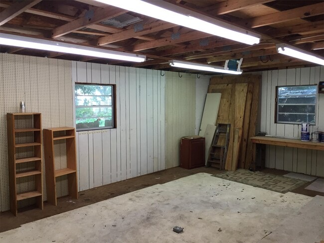 Building Photo - 310 McEwen Dr
