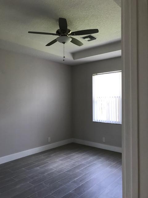 Building Photo - 10914 Oak Bend Way