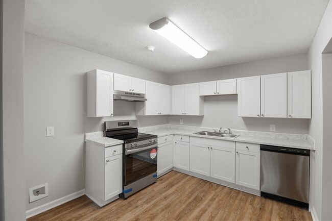 Building Photo - 102 Burdock Cir