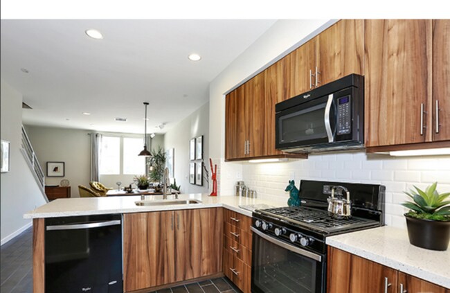 Building Photo - 3921 N Eagle Rock Blvd