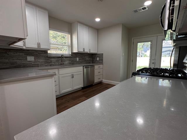 Building Photo - 2143 Gilford St