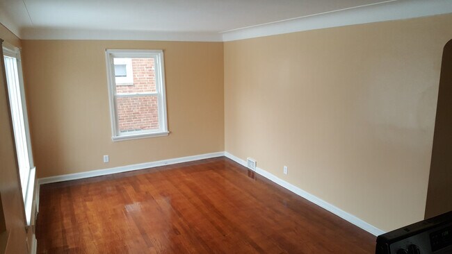 Building Photo - 4214 Verona Rd