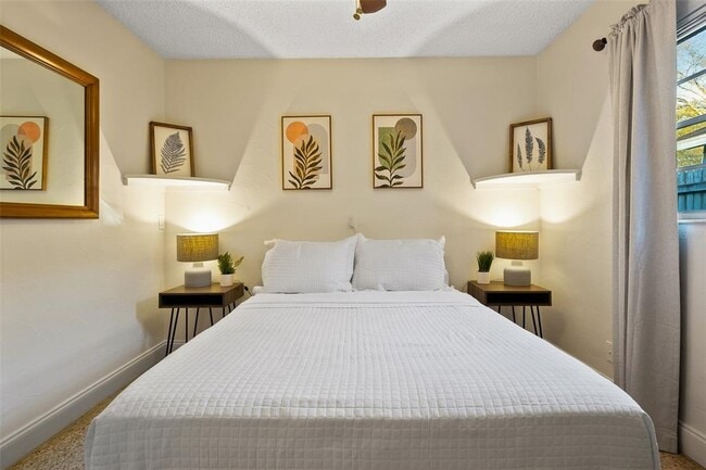 Building Photo - 314 W Alva St