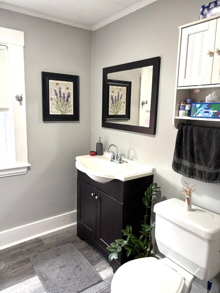 Building Photo - 104 Casey St