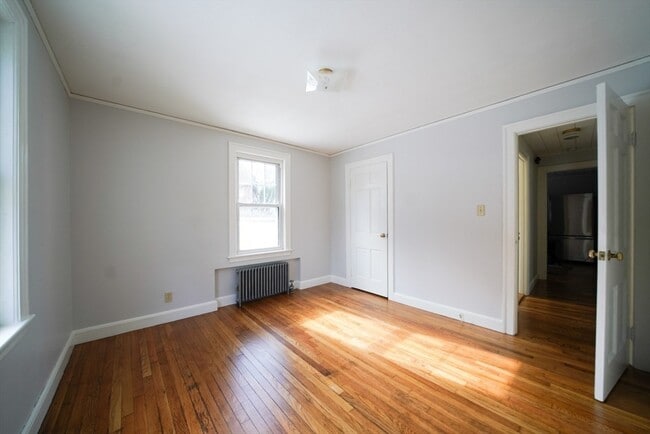 Building Photo - 14 Paul Revere Rd