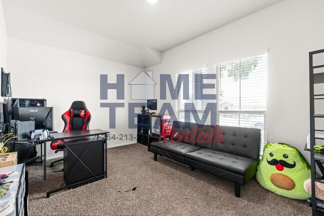 Building Photo - $200 Off First Months Rent