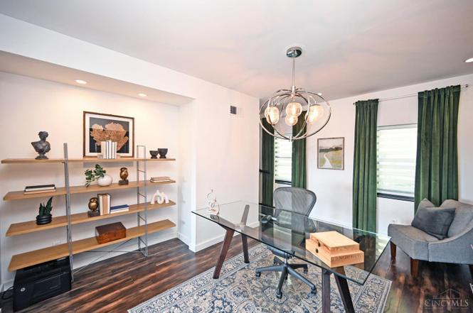 Office/Guest Bedroom with Murphy Bed - 1005 Hill St