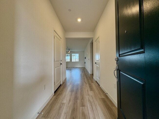 Building Photo - Beautiful Single Story in Lincoln! 4 Bedro...