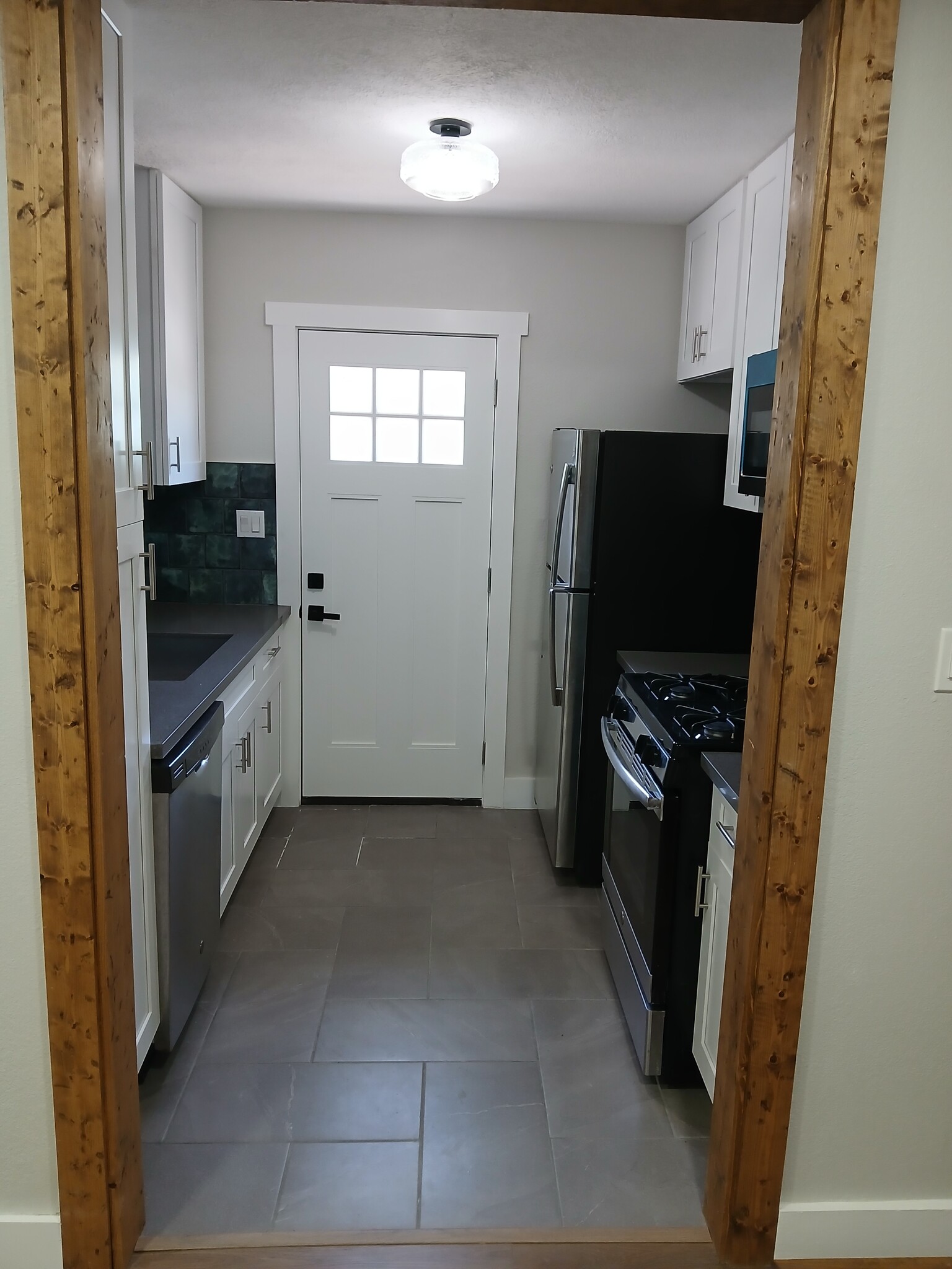 Kitchen - 3904 Moore St