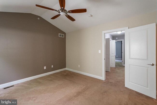 Building Photo - 204 Shawmont Ave