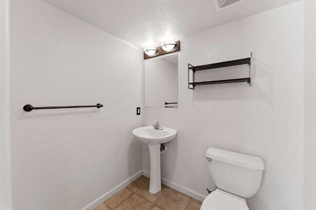 Building Photo - 8828 Billfish Way