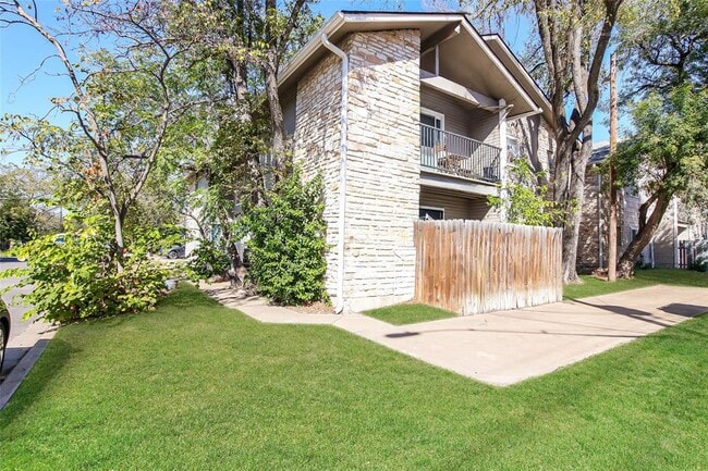 Building Photo - 5201 Evans Ave