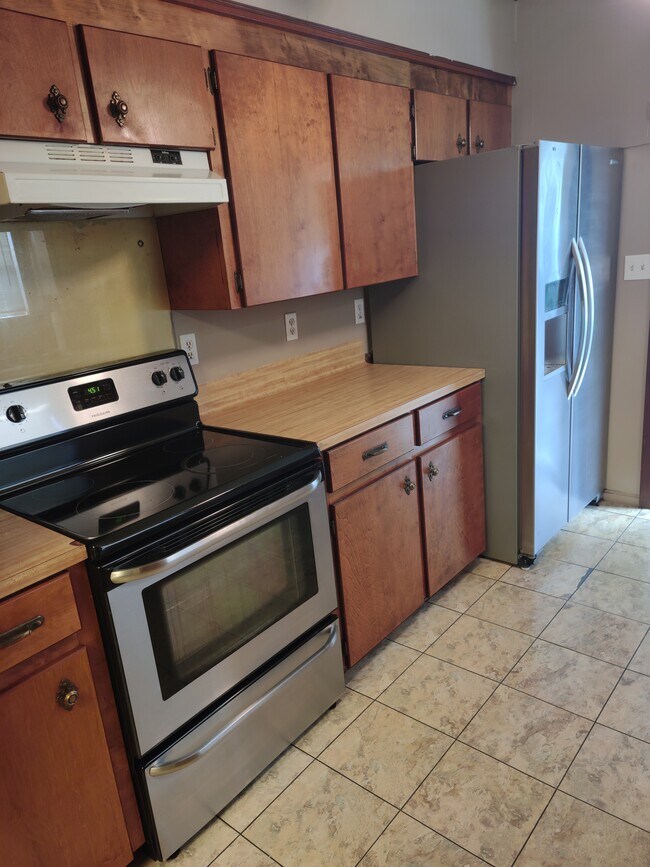 Kitchen 2 - 113 Thelma Dr