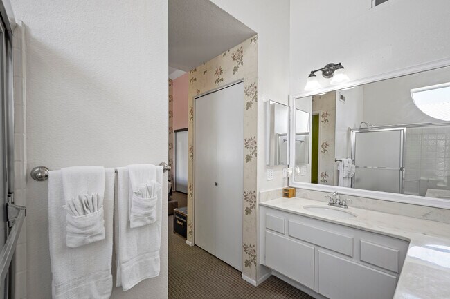 Full bathroom1 - 9960 Scripps Vista Way