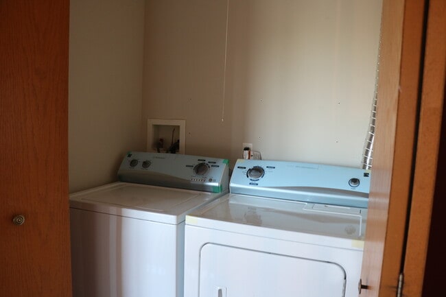 Building Photo - 379 Reston Cir