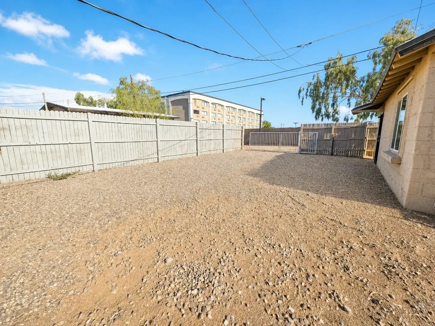 Yard - 421 W 9th St