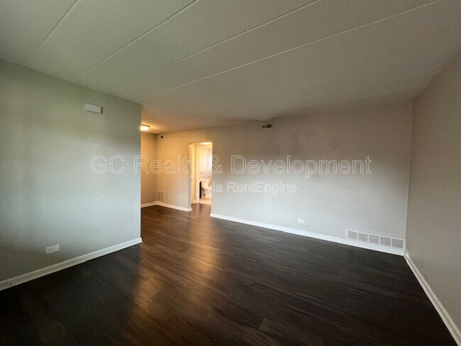 Building Photo - 342 Wilson Ave