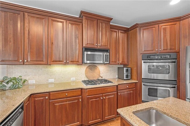 Building Photo - 5945 Broadwater Tr