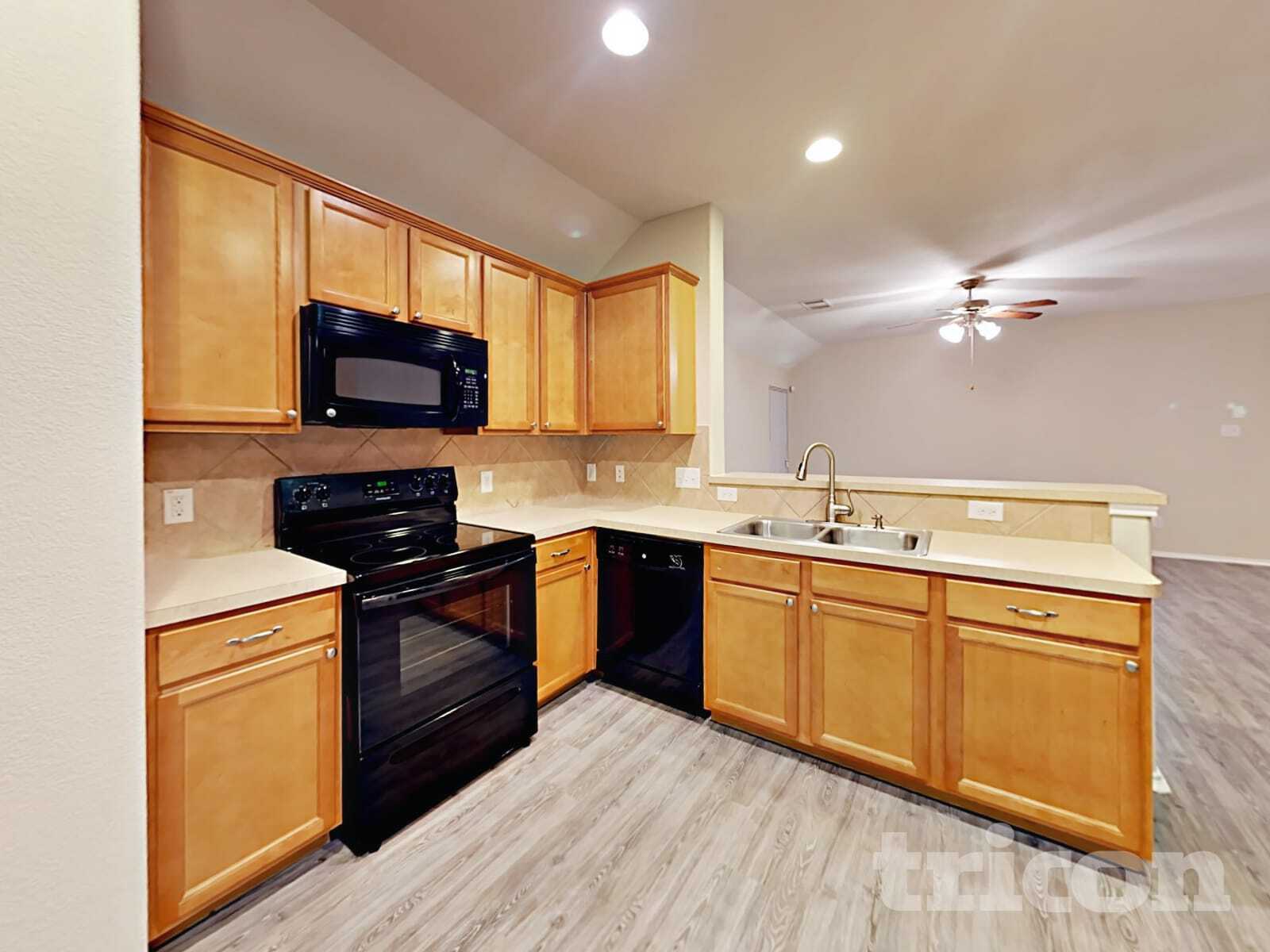 Building Photo - 10338 Whisper Bluff Dr