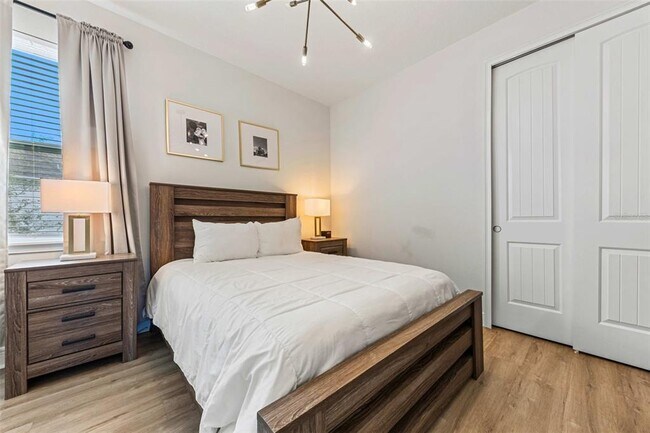 Building Photo - 284 Southfield St