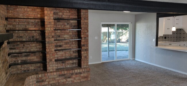 Building Photo - 4806 Lindale Dr