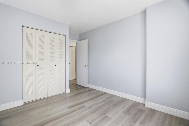 Building Photo - 12153 SW 49th Ct