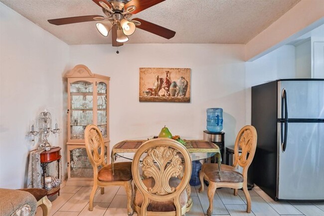 Building Photo - Lovely 3 Bedroom Townhome in Chula Vista!