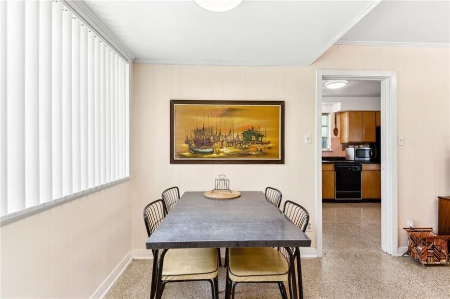 Building Photo - 2655 Hyman Pl