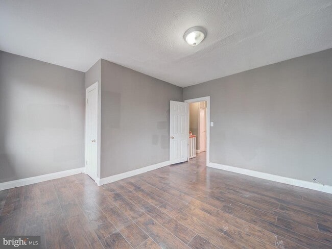 Building Photo - 2047 Griffis Ave