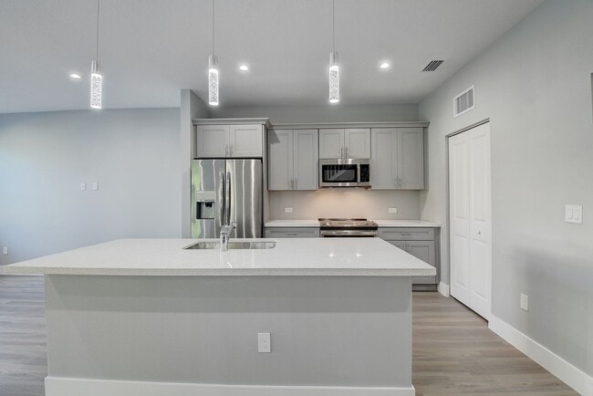 Building Photo - Frederick Isles Townhomes - Delray Beach