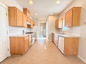 Building Photo - R0476