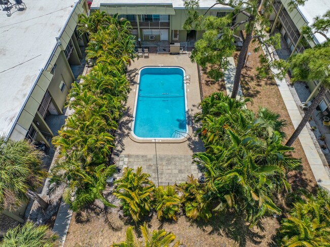 Building Photo - 1852 Meadow Ave