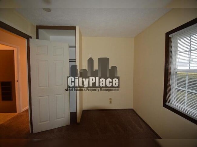 Building Photo - 604 E Pearl St