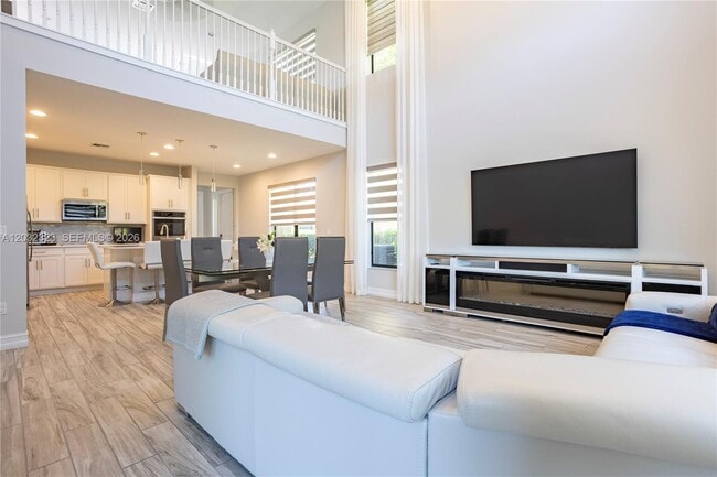 Building Photo - 10069 Brickhill Dr