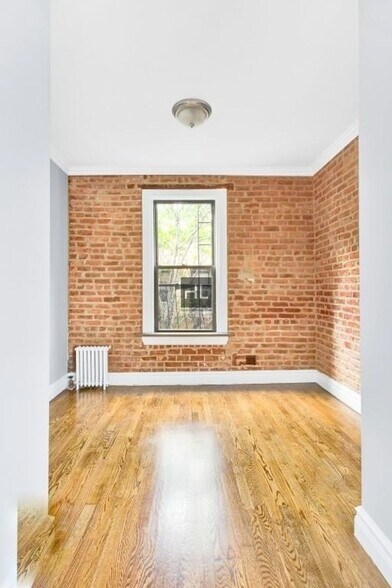 Building Photo - East 13th Street