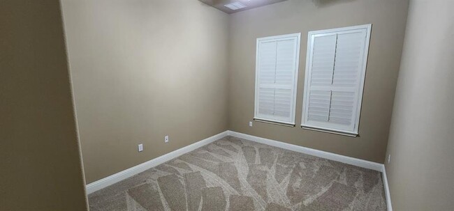 Building Photo - 12624 Cricoli Dr