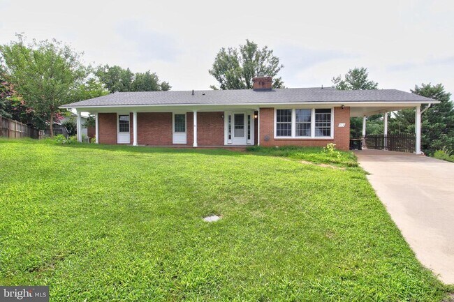 Building Photo - 113 Thornton Ct