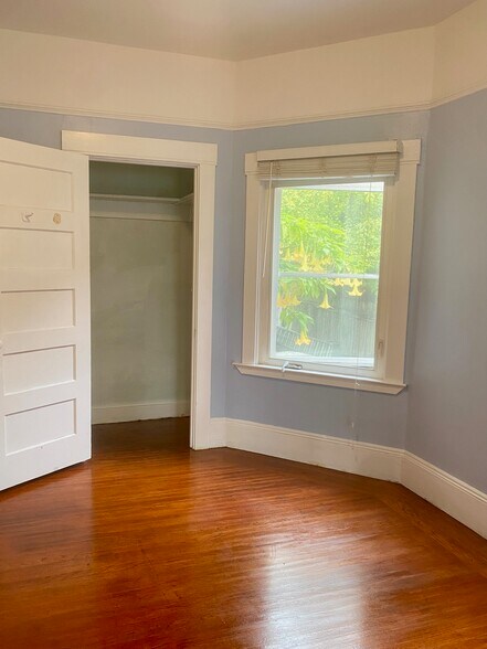 Building Photo - 2151 Russell St