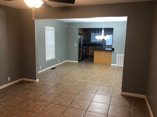 Building Photo - 415 Central Ave