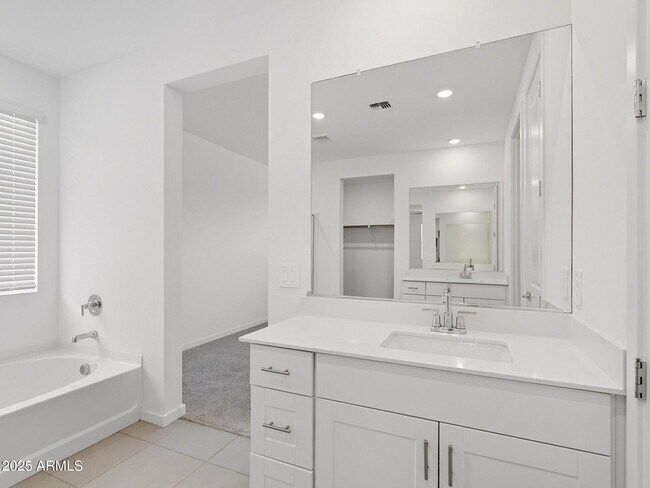 Building Photo - 3104 Bee Trl