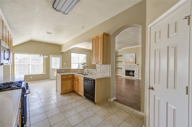 Building Photo - 44 Atascadero Dr