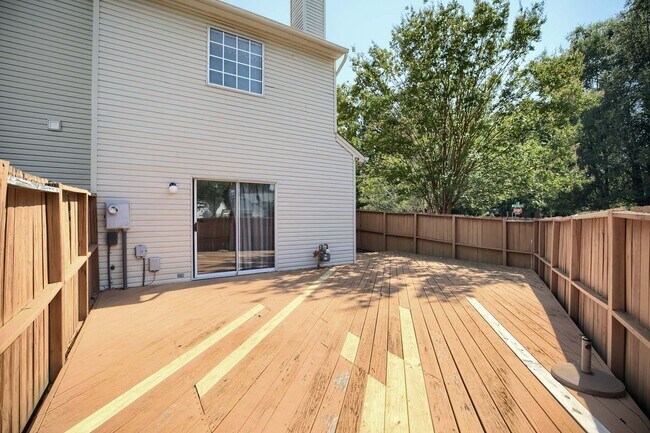 Building Photo - Call Sabrina Thomas Office at 757-767-0767...