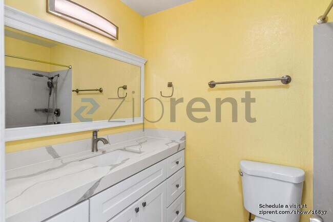 Building Photo - 1967 Solano Way