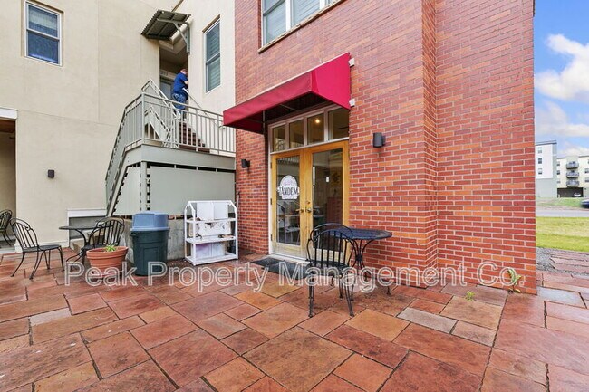 Primary Photo - 401 Mason Ct