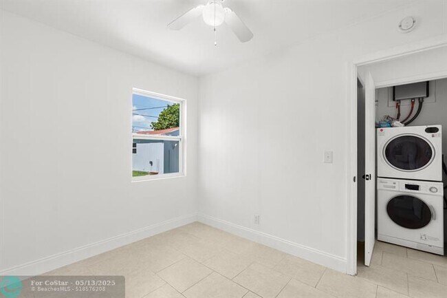 Building Photo - 906 29th St