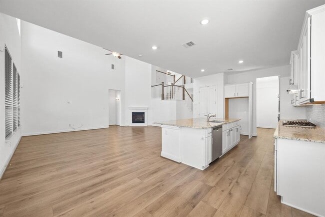 Building Photo - 18116 Leccion Dr
