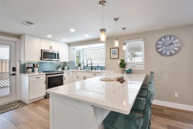 Building Photo - 211 Island Cir