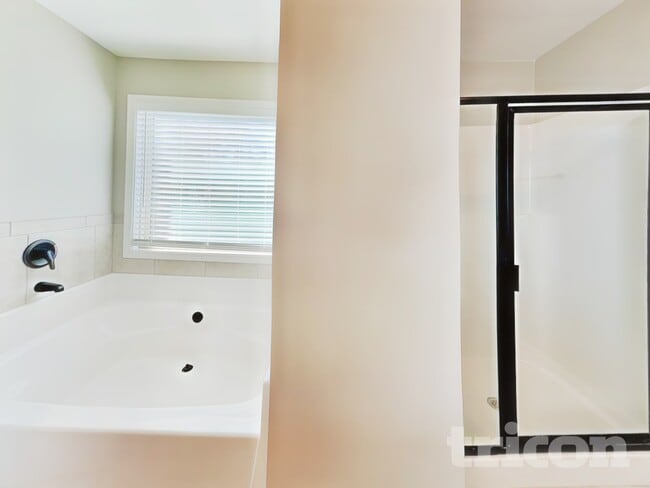 Building Photo - 111 Brookhaven Dr