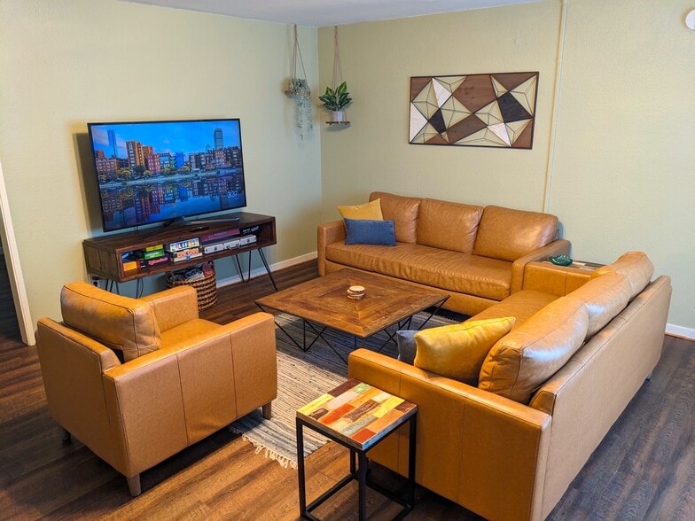 Living Room - 1634 W 104th St