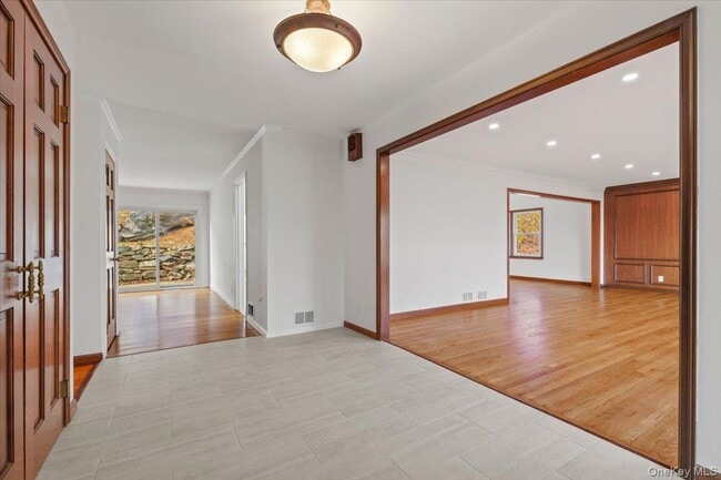 Building Photo - 117 Brendon Hill Rd